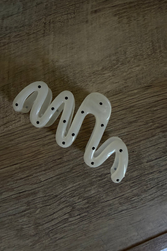 Desnuda Polka Dot Wavy Hair Clip- White