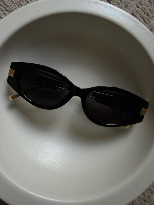 Desnuda Gold Frame Sunglasses - Black
